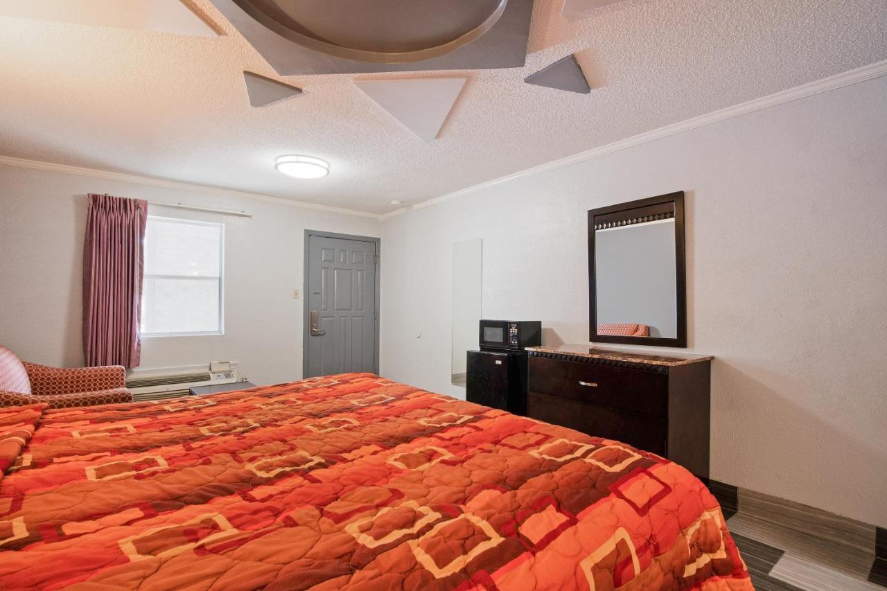 OYO Hotel Houston I-69 & I-610 Esterno foto